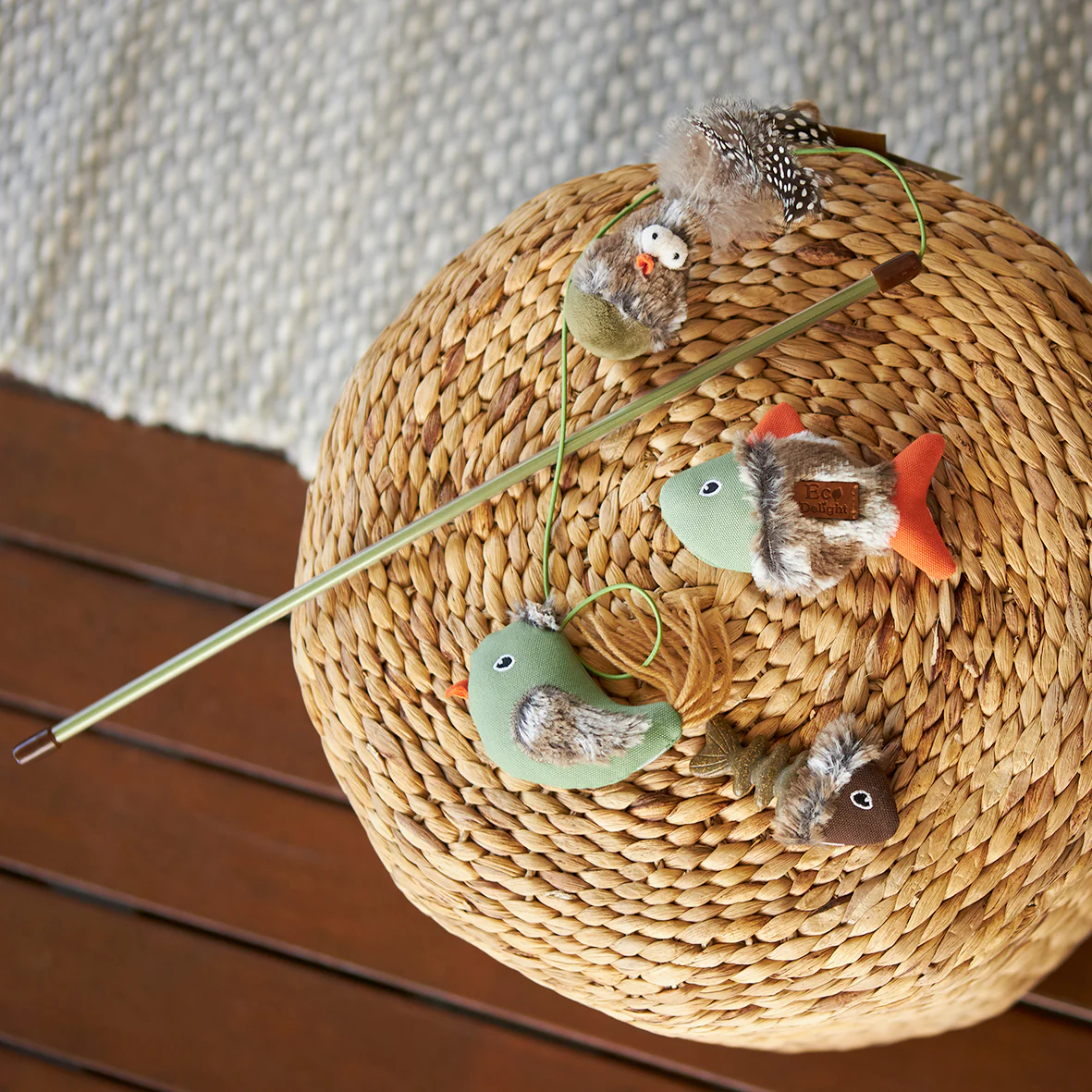 Eco-Friendly Fantail Bird Wand with catnip and recycled materials - Image 7