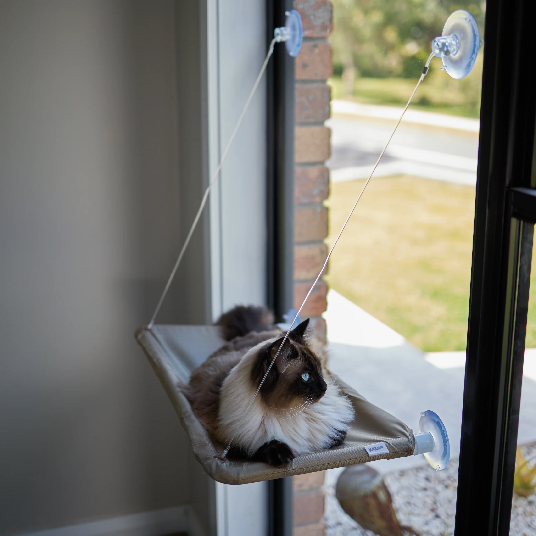 The Lookout Cat Window Bed - Image 3